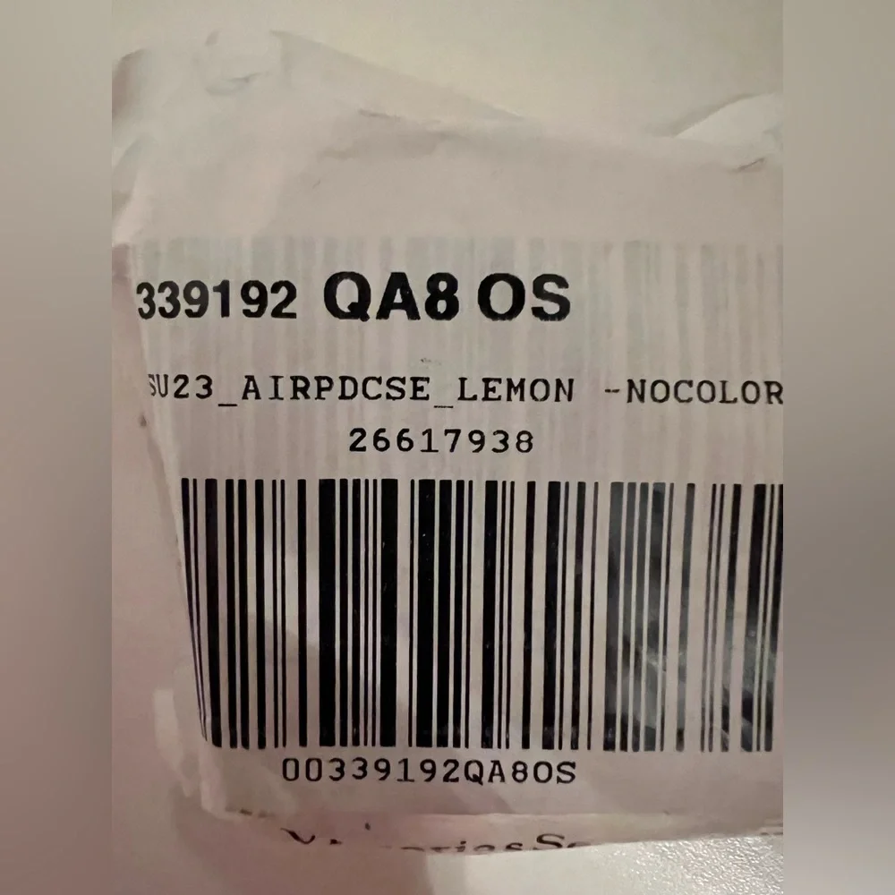 Victoria’s Secret Air Pod case/ keychain